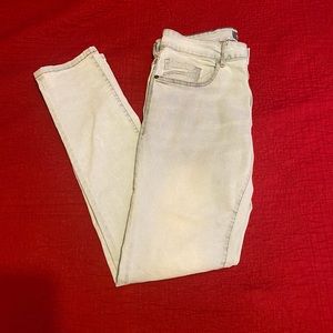 Cultura Skinny Jeans